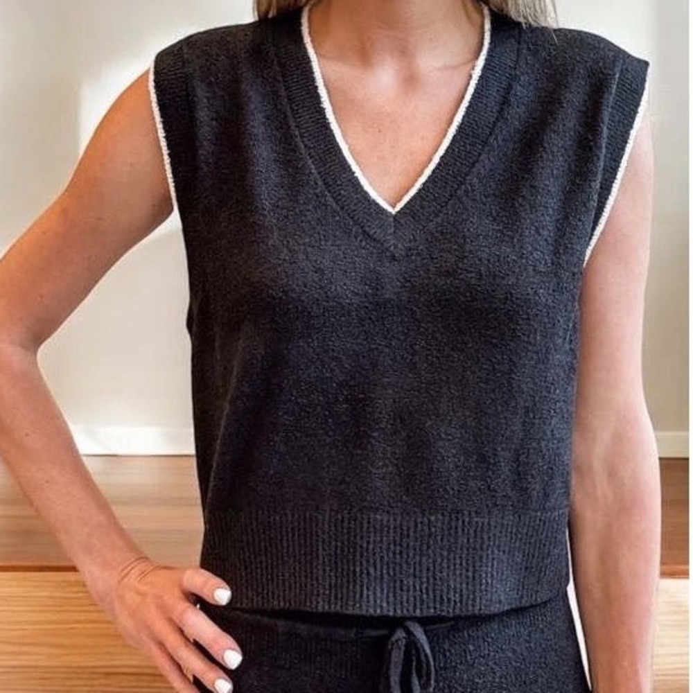 Monrow Black V-Neck Boucle Knit‎ Sweater Vest Contrast Trim Women's Large